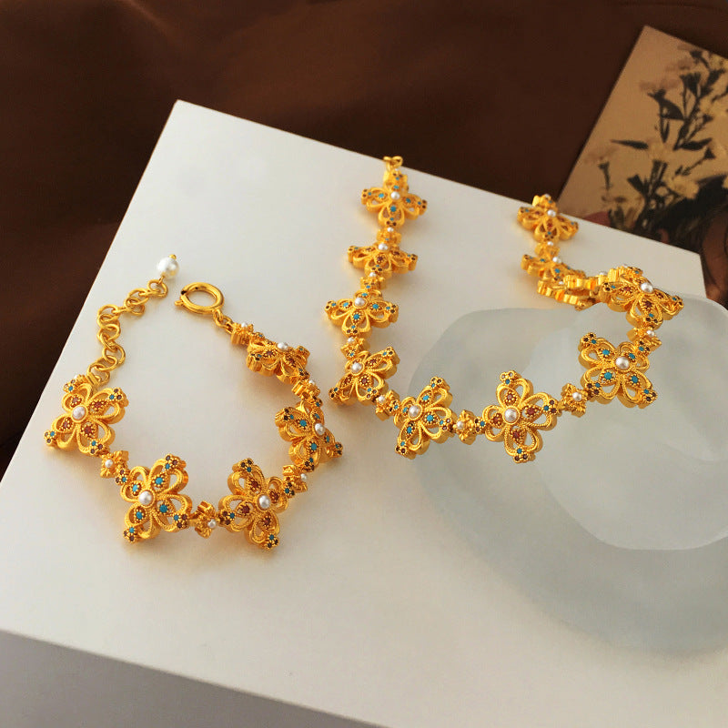 Flower Hollow Design Necklace
