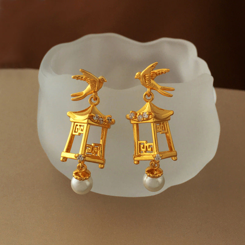 Swallow Pavilion Pearl Earring